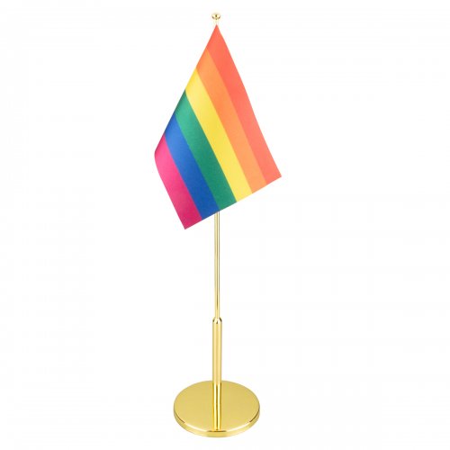 Flaggstång mässingpläterad med Pride-flagga
