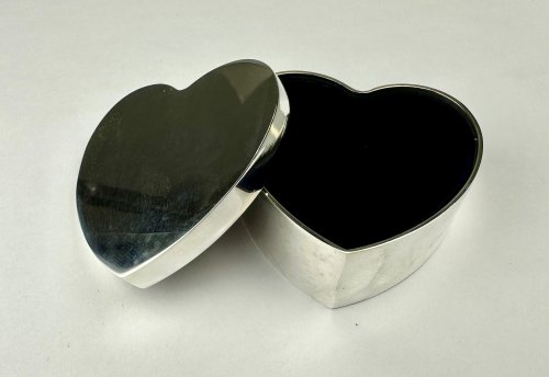 2:a sortering. Smyckeskrin hjärta nysilver