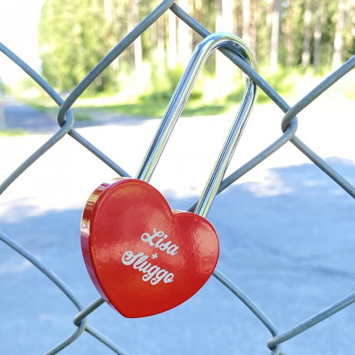 Kärlekslås rött hjärta utan nyckel