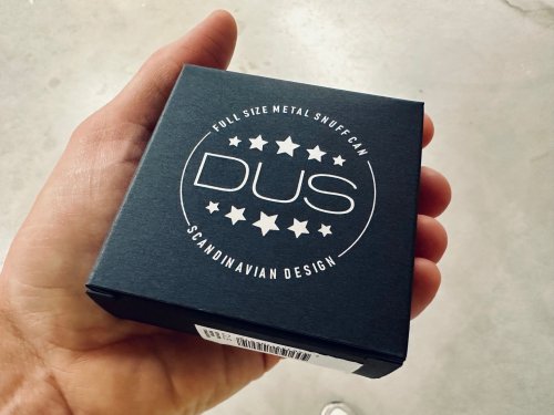 Snusdosa m neutralt lock för portionssnus